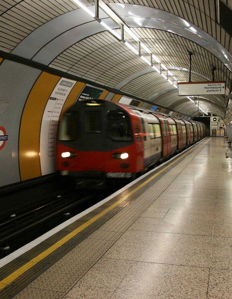 subway-252793_1920.jpg